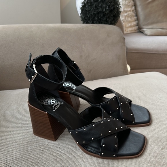 Vince Camuto Nilambie Studded Ankle Strap Sandal In Black Soft Silky Leather sz9 - Picture 6 of 6